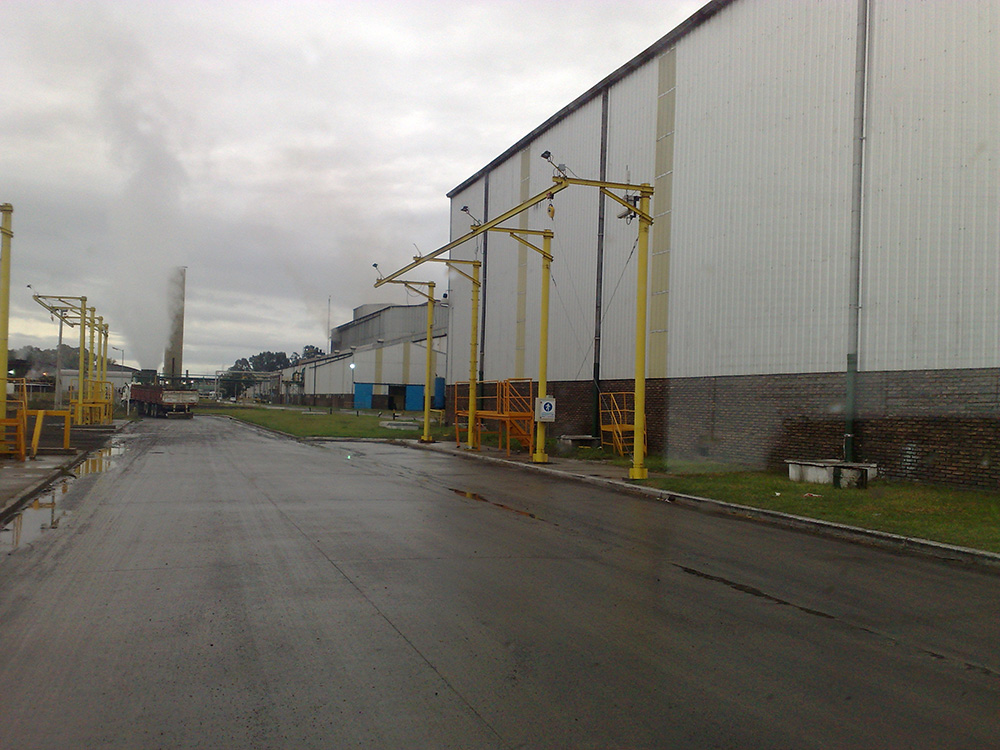 Operario en el techo